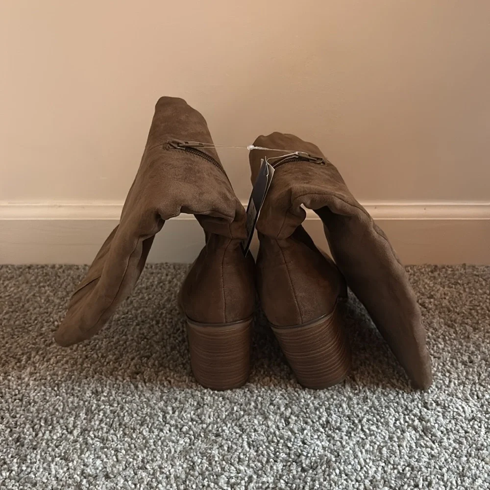 Universal Thread Boots - Picture 3 of 6
